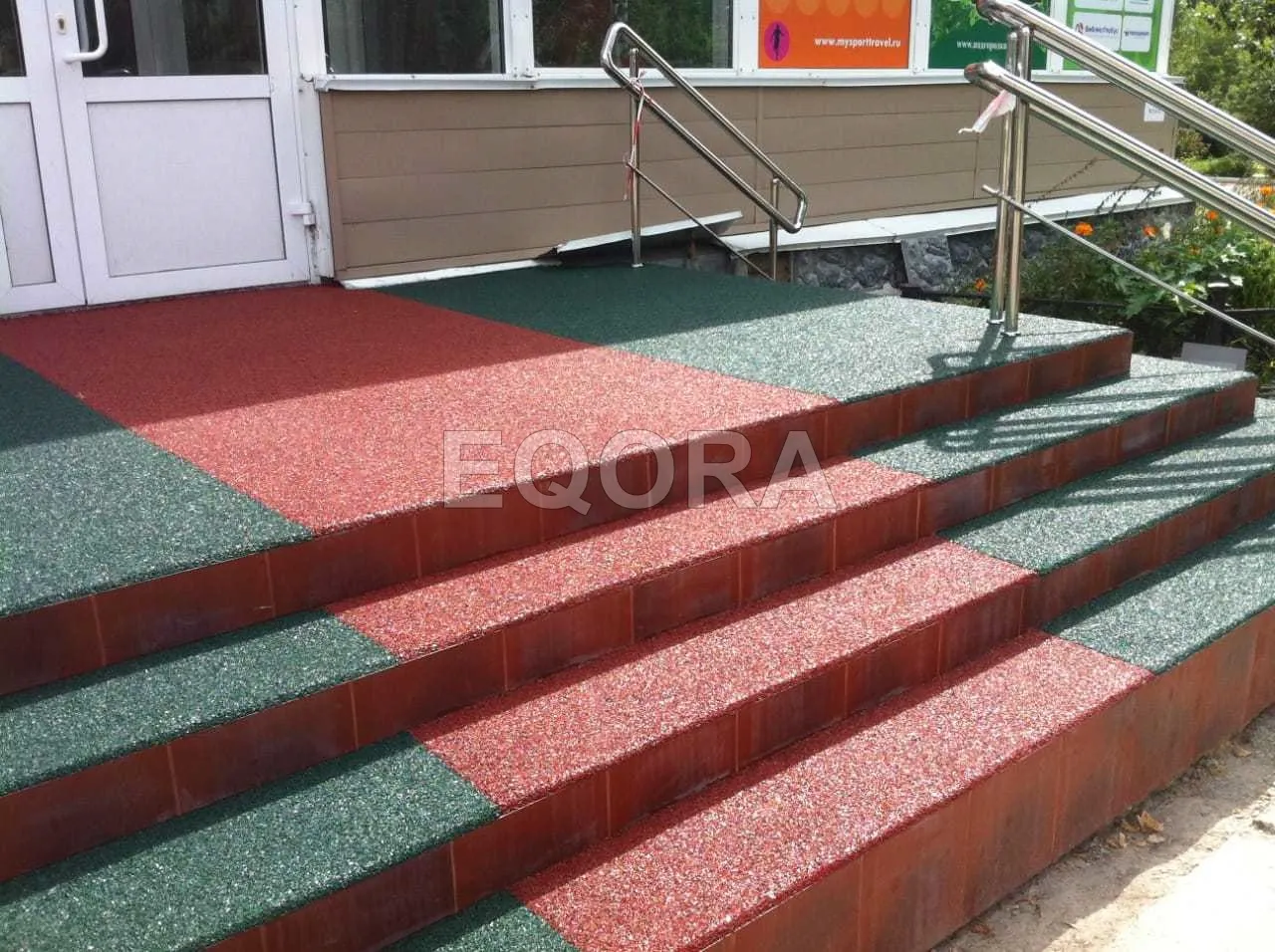 Резиновое покрытие на травмоопасные участки из резиновой крошки в Мокроусовом